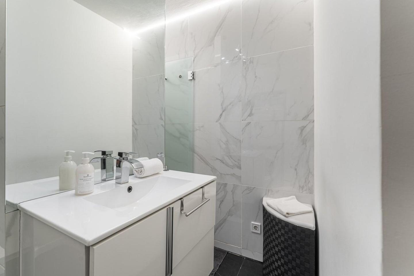 Guestready - Shades Of Blue With Balcony Apartment Porto Bagian luar foto